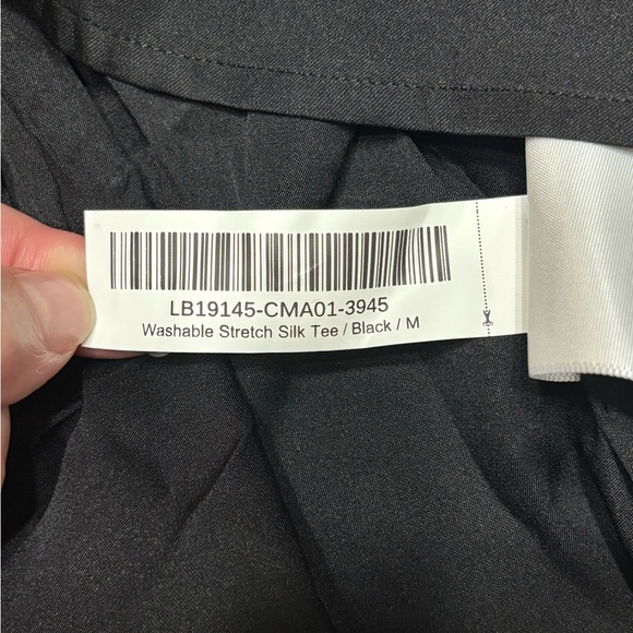 Quince Washable Stretch Silk Tee size Medium NWT - Picture 3 of 4